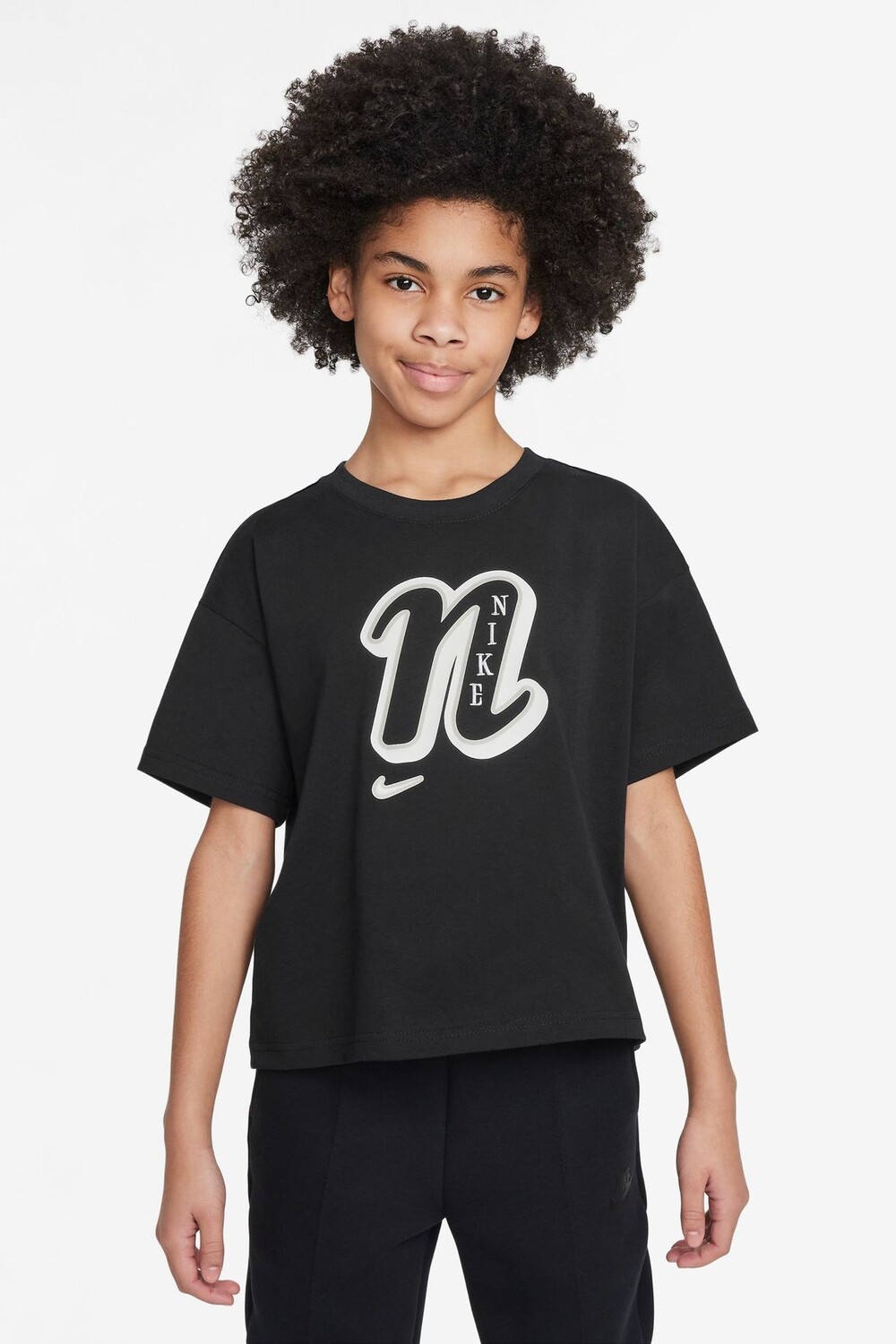Футболка свободного кроя с логотипом университета из 100% хлопка Nike, черный
Футболка свободного кроя с логотипом университета из 100% хлопка Nike, черный