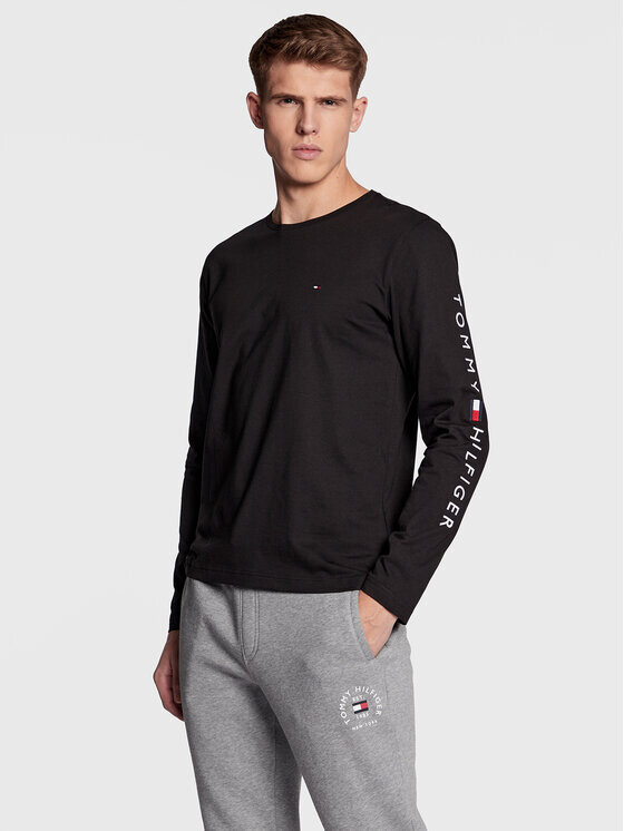Классический крой с длинными рукавами Tommy Hilfiger, черный
Классический крой с длинными рукавами Tommy Hilfiger, черный