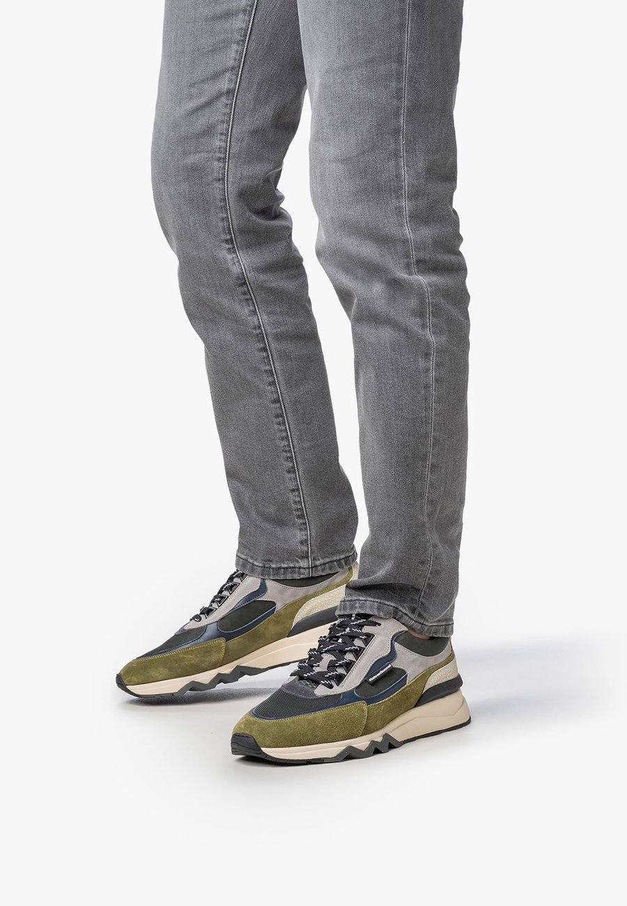 Кроссовки Floris van Bommel DE ZAGER, Green
Кроссовки Floris van Bommel DE ZAGER, Green