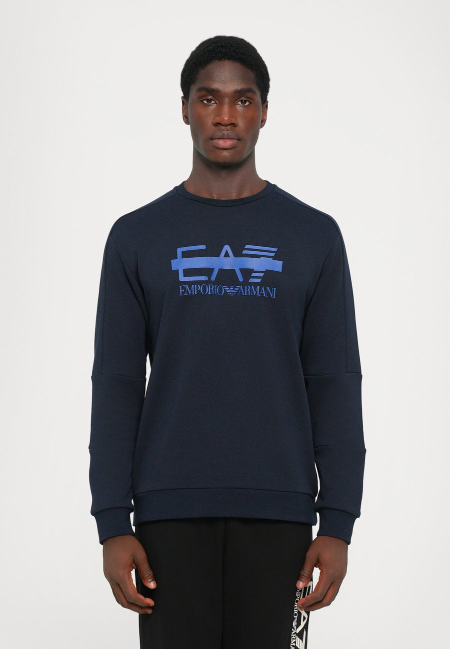 Толстовка EA7 Emporio Armani TRAIN LOGO SERIES, Blue
Толстовка EA7 Emporio Armani TRAIN LOGO SERIES, Blue
