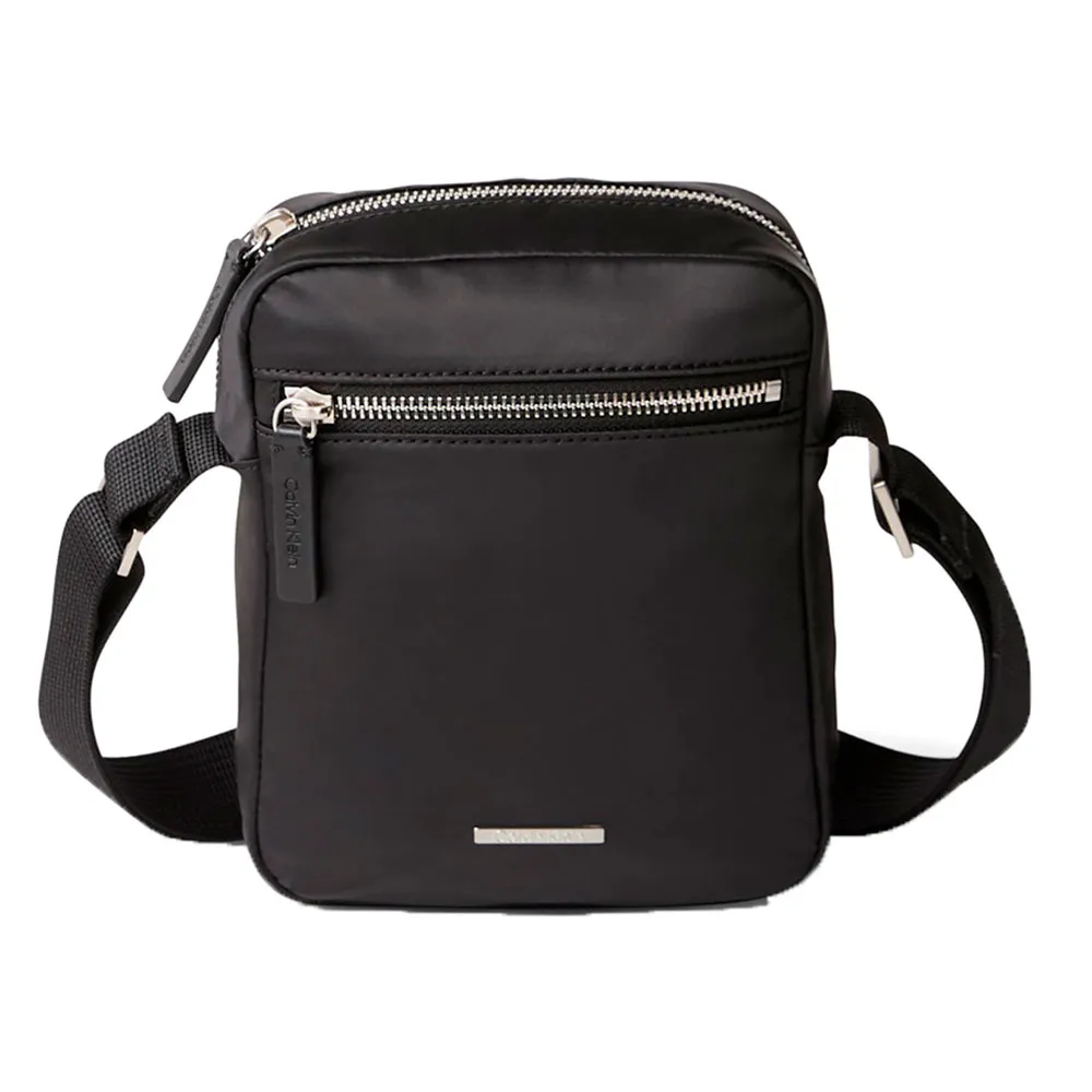 Сумка кросс-боди Calvin Klein Sleek, черный
Сумка кросс-боди Calvin Klein Sleek, черный