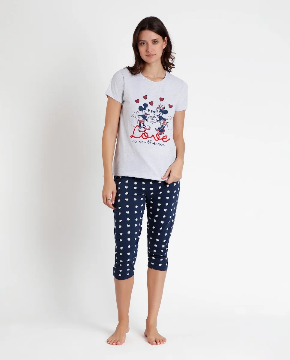Женская пижама с короткими рукавами, вышитыми деталями и пиратскими штанами Disney, темно-синий
Женская пижама с короткими рукавами, вышитыми деталями и пиратскими штанами Disney, темно-синий