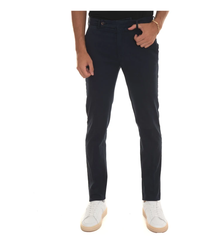 Зауженные брюки-чиносы с вентиляцией, разработанной специально для классических моделей. Berwick, синий
Зауженные брюки-чиносы с вентиляцией, разработанной специально для классических моделей. Berwick, синий