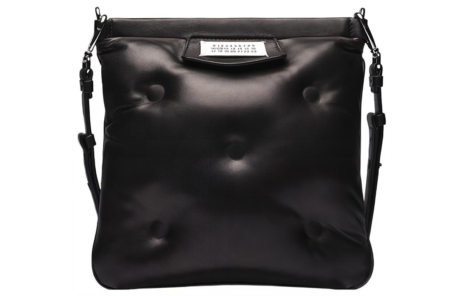 Maison Margiela Сумка-мессенджер с логотипом в стёганой нашивке
Maison Margiela Сумка-мессенджер с логотипом в стёганой нашивке