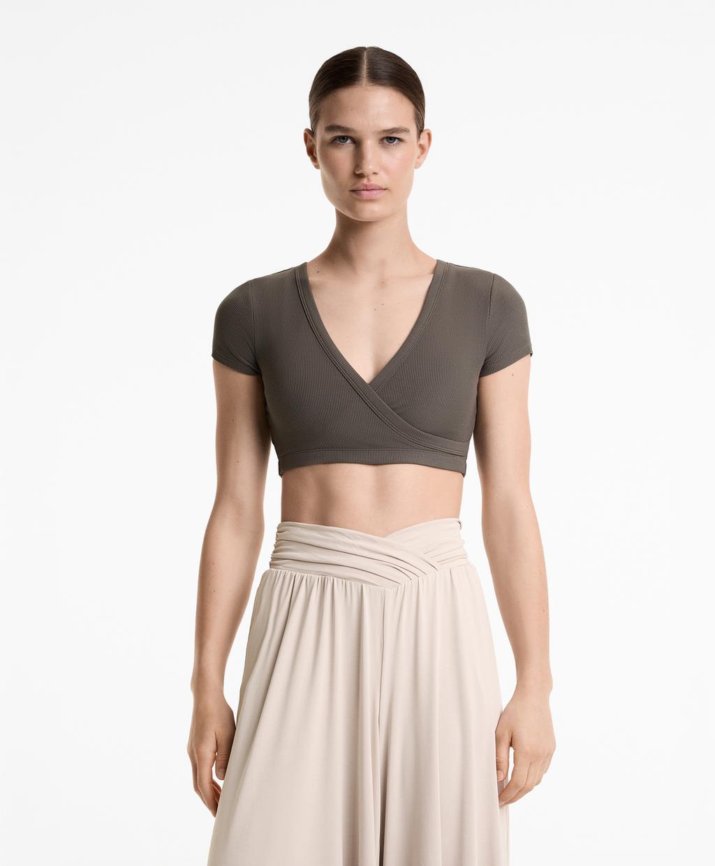 Перекрещивающаяся майка из ребристой модальной смеси Oysho, цвет Charcoal
Перекрещивающаяся майка из ребристой модальной смеси Oysho, цвет Charcoal