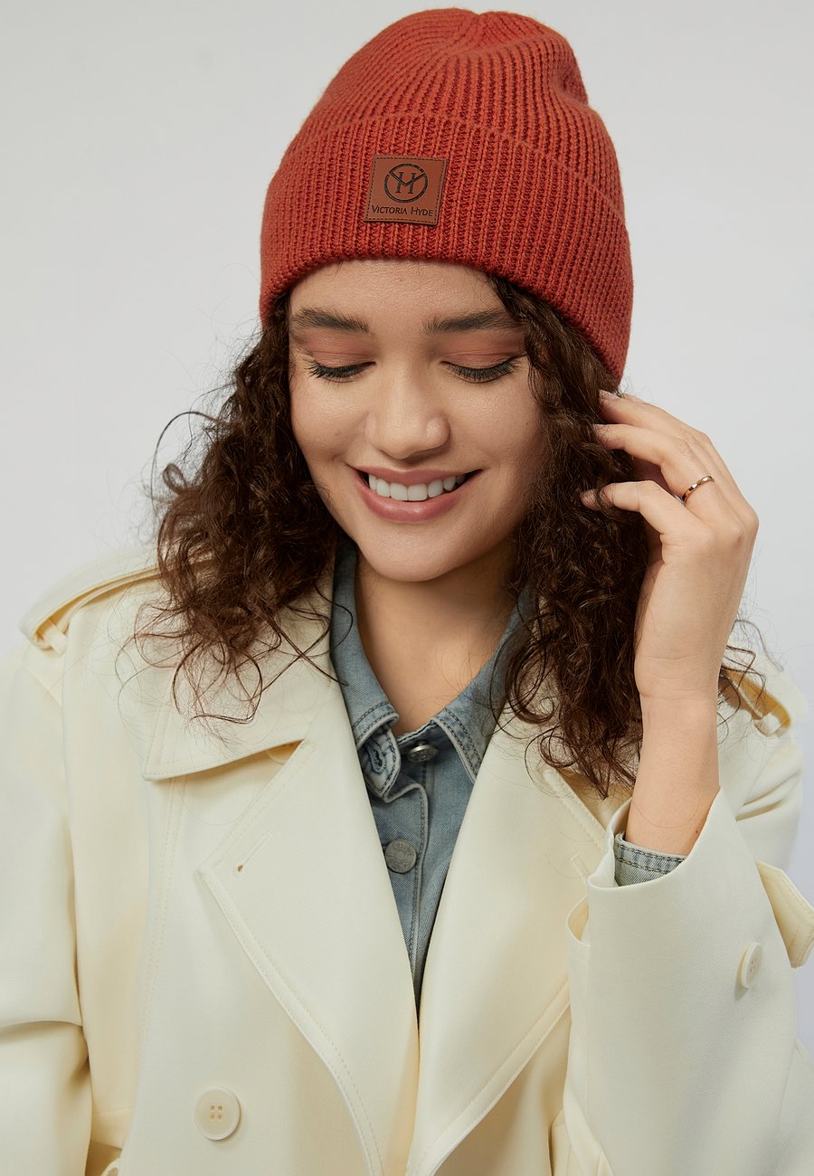 Шапка Victoria Hyde BRENDT, Karamell/Brown
Шапка Victoria Hyde BRENDT, Karamell/Brown