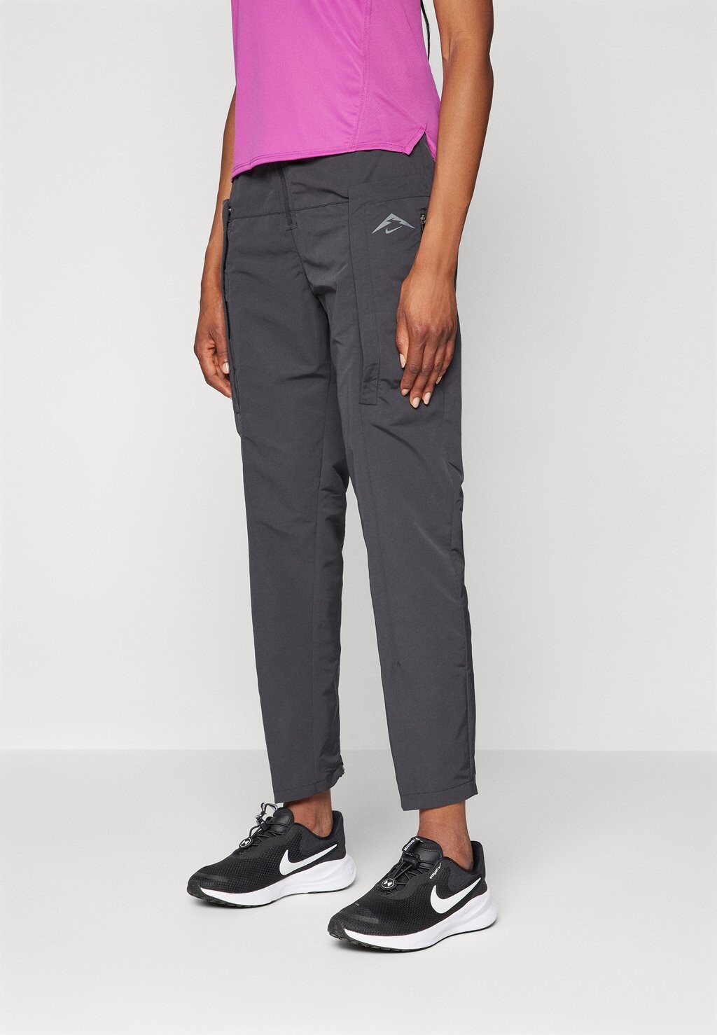 Уличные брюки TRAIL REPEL PANT Nike, черный
Уличные брюки TRAIL REPEL PANT Nike, черный