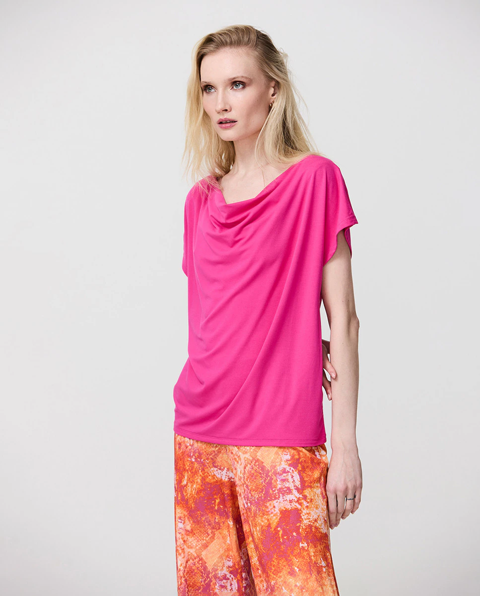 Женская футболка с романтичной горловиной и коротким рукавом Escorpion, цвет Rosa
Женская футболка с романтичной горловиной и коротким рукавом Escorpion, цвет Rosa