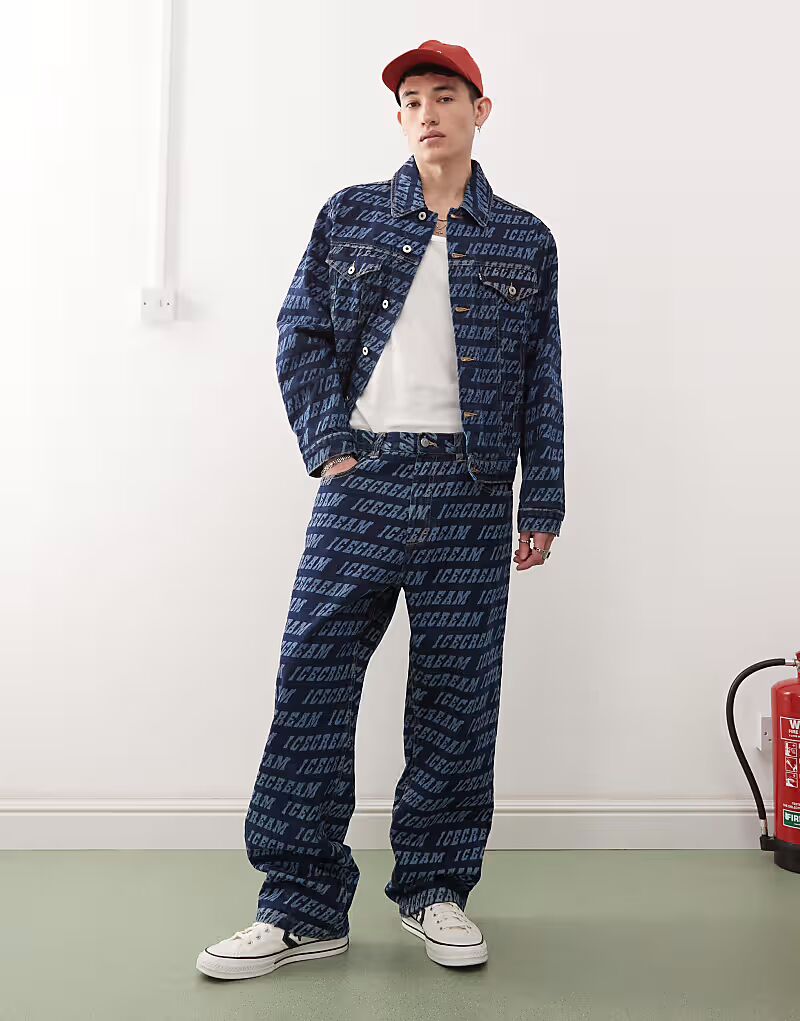 Джинсы прямого кроя с монограммой ICECREAM, цвет средне-синий
Джинсы прямого кроя с монограммой ICECREAM, цвет средне-синий