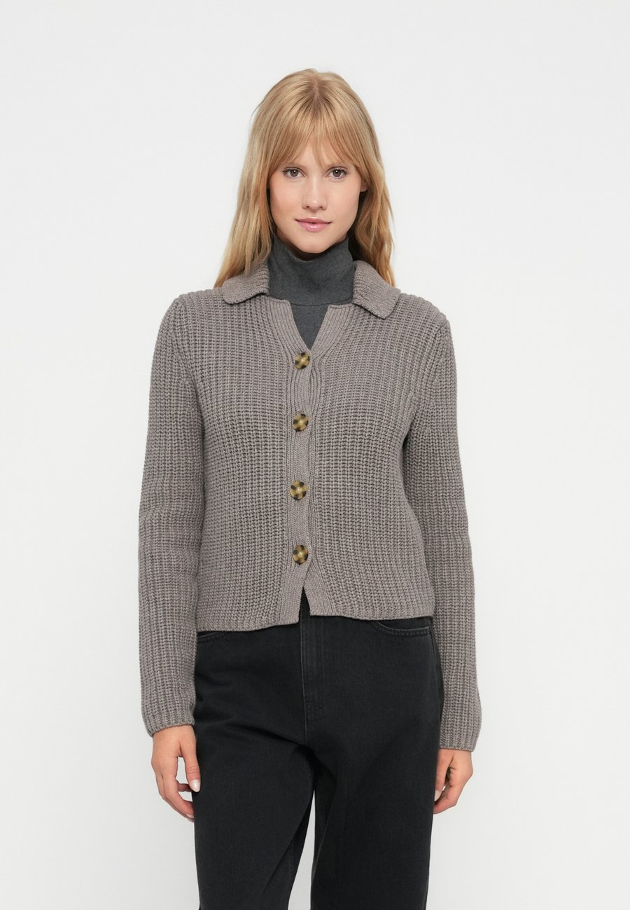 Кардиган GAP CROPPED COLLAR CARDI, Toasted Almond/Light Brown
Кардиган GAP CROPPED COLLAR CARDI, Toasted Almond/Light Brown