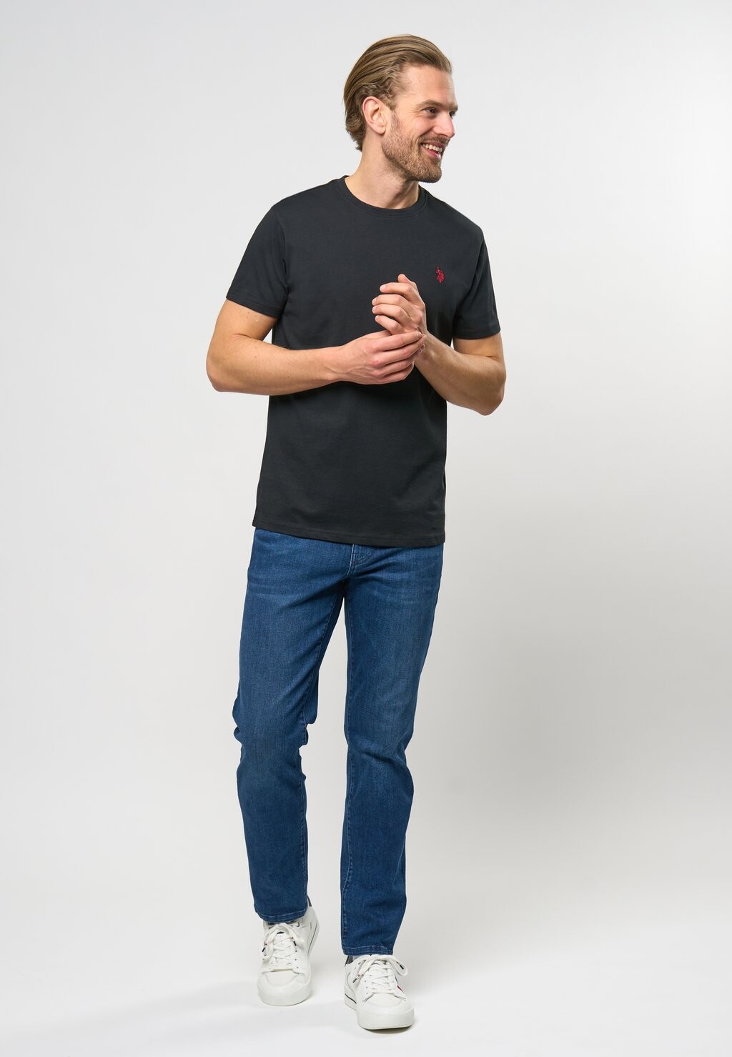 Базовая футболка U.S. Polo Assn., туфли-чечетки Arjun
Базовая футболка U.S. Polo Assn., туфли-чечетки Arjun