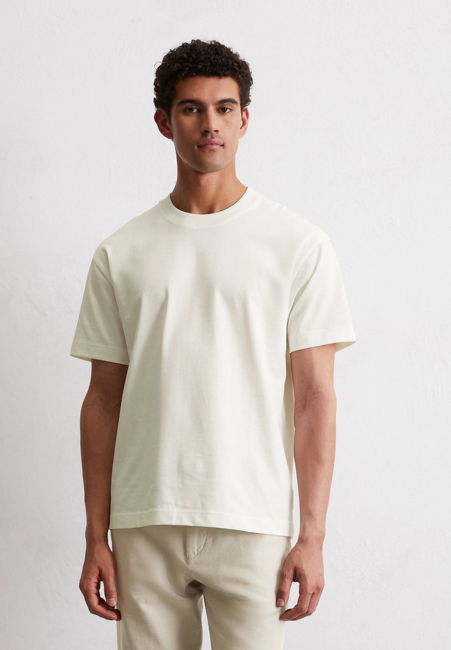 Футболка Marc O'Polo RELAXED, Egg White/White
Футболка Marc O'Polo RELAXED, Egg White/White