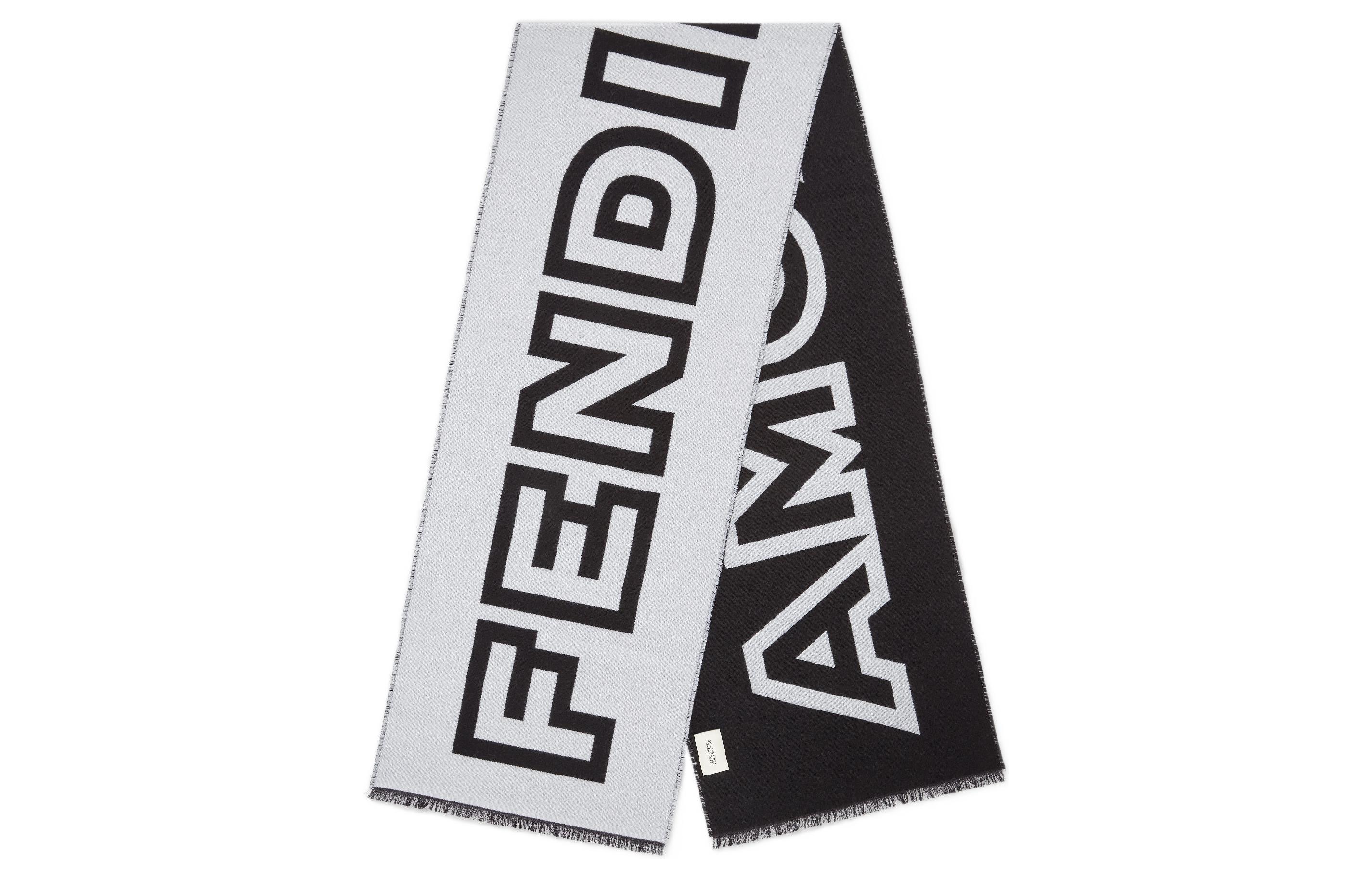 Шерстяной шарф мужской черный FENDI
Шерстяной шарф мужской черный FENDI