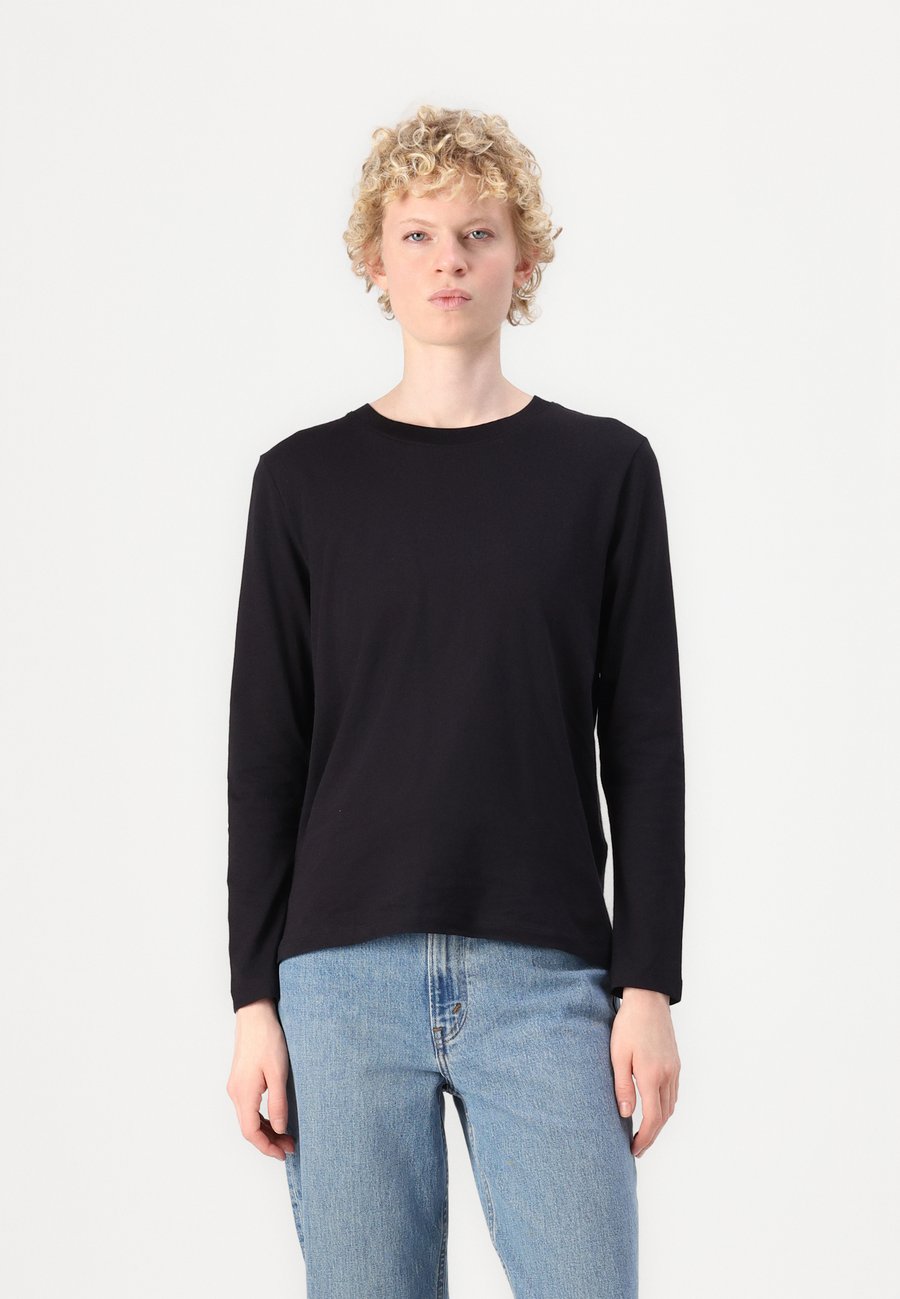 Топ Selected Femme SLFESSENTIAL O NECK TEE , Black
Топ Selected Femme SLFESSENTIAL O NECK TEE , Black