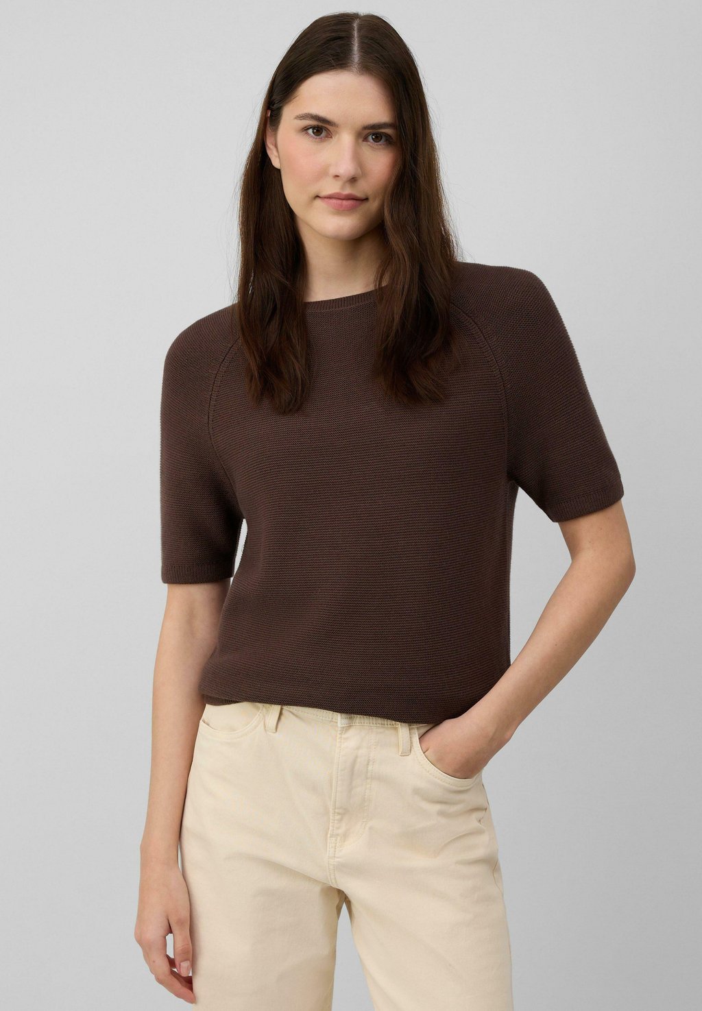 Базовая футболка s.Oliver, темно-коричневый
Базовая футболка s.Oliver, темно-коричневый