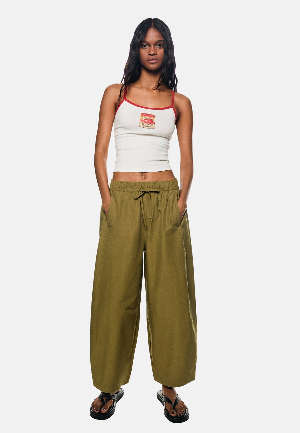Брюки CROPPED Bershka, оливковый
Брюки CROPPED Bershka, оливковый