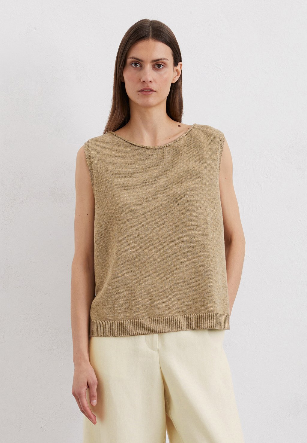 Топ SLEEVELESS ROUNDNECK Marc O'Polo, песочный
Топ SLEEVELESS ROUNDNECK Marc O'Polo, песочный
