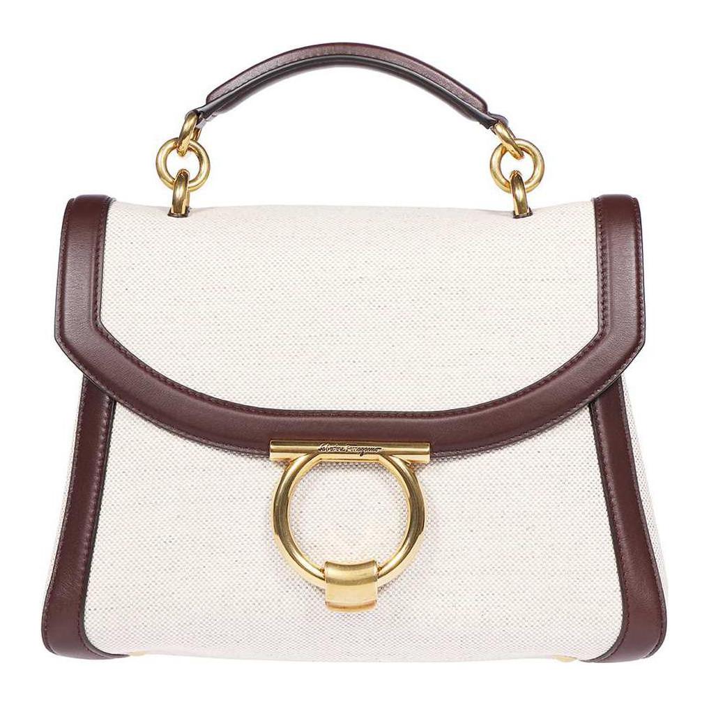 Ferragamo Женская сумка из телячьей кожи бежевого цвета Beige, Бежевый, Ferragamo Женская сумка из телячьей кожи бежевого цвета Beige
Ferragamo Женская сумка из телячьей кожи бежевого цвета Beige, Бежевый, Ferragamo Женская сумка из телячьей кожи бежевого цвета Beige