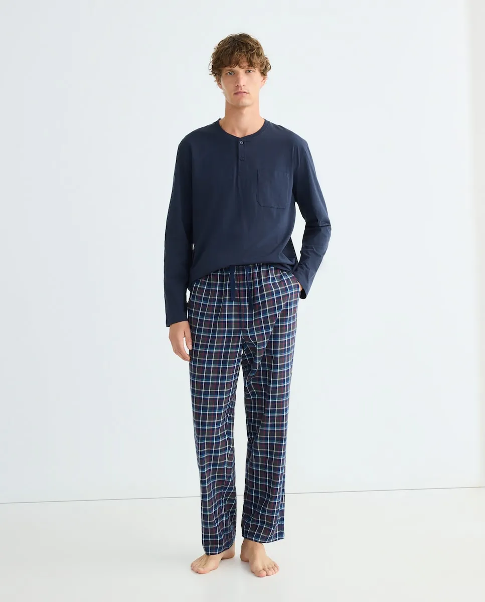 Мужская длинная пижама из фланели смешанной ткани Dustin, темно-синий
Мужская длинная пижама из фланели смешанной ткани Dustin, темно-синий