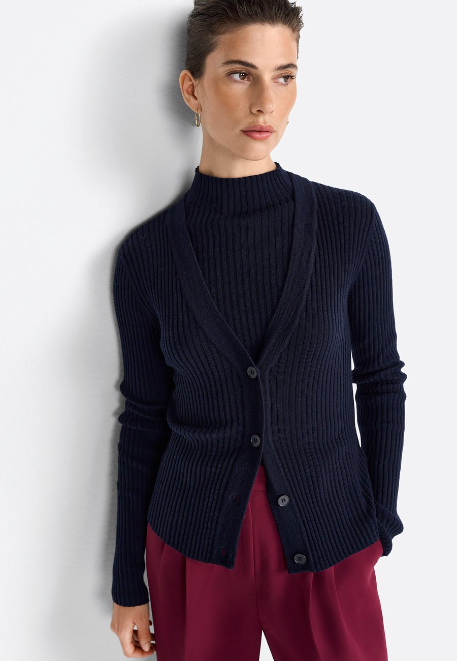 Кардиган Rich & Royal Cardigan, Midnight Blue/Dark Blue
Кардиган Rich & Royal Cardigan, Midnight Blue/Dark Blue