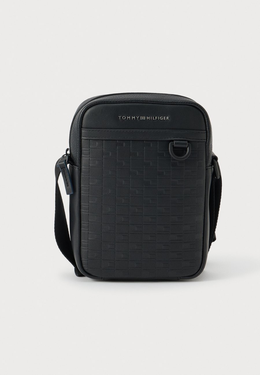 Сумка кросс-боди Tommy Hilfiger MODERN MINI REPORTER, Black
Сумка кросс-боди Tommy Hilfiger MODERN MINI REPORTER, Black