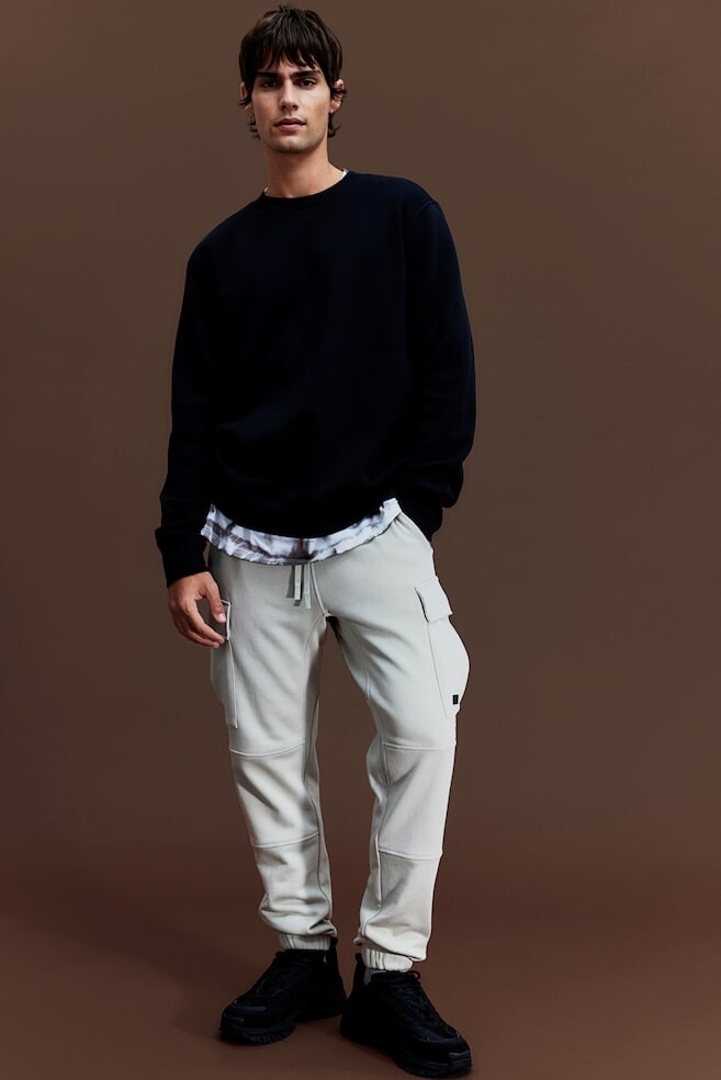 Брюки карго из материала drymove стандартной посадки H&M, серый
Брюки карго из материала drymove стандартной посадки H&M, серый