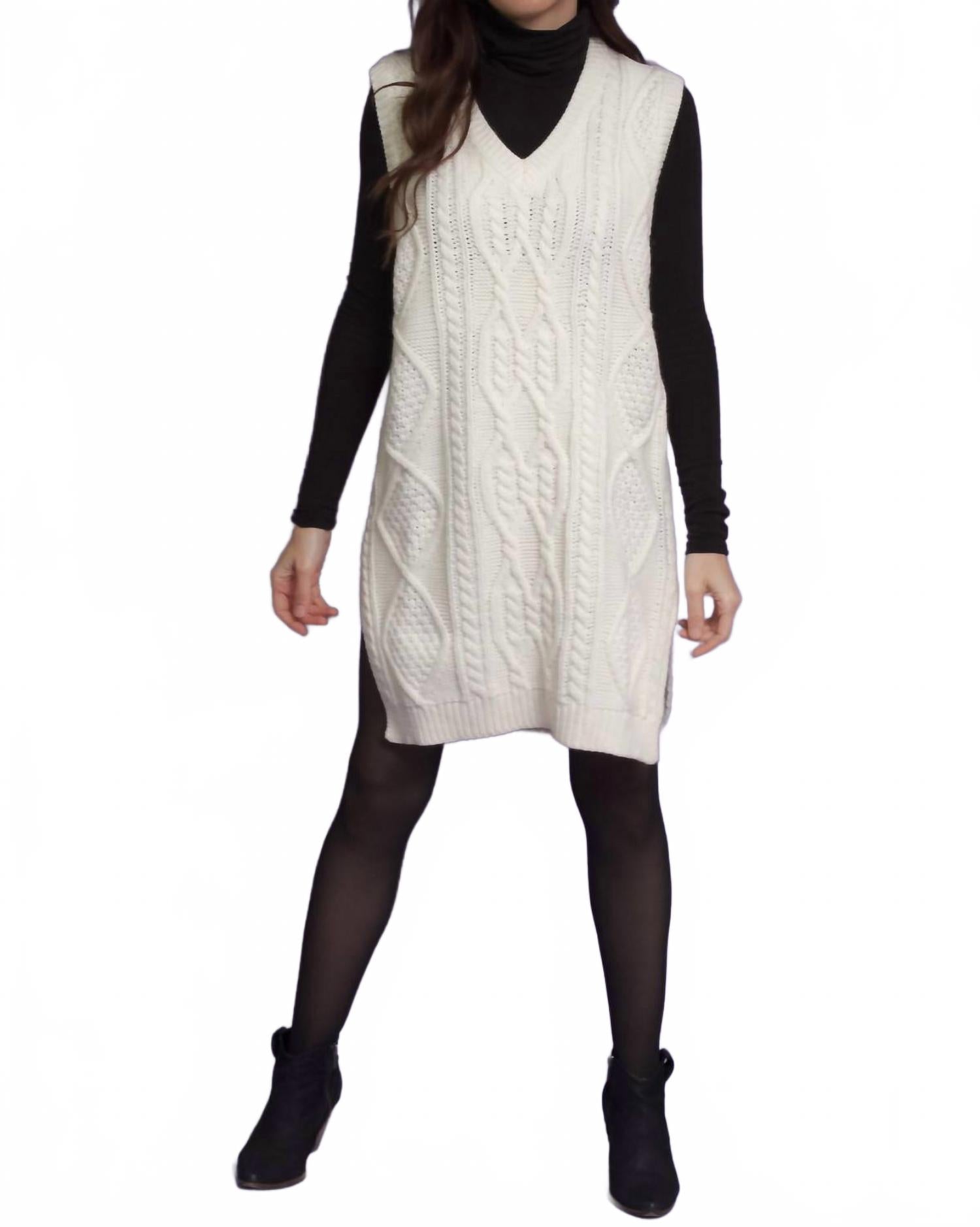 Кейптаунское платье-свитер в цвете айвори POL, слоновая кость
Кейптаунское платье-свитер в цвете айвори POL, слоновая кость