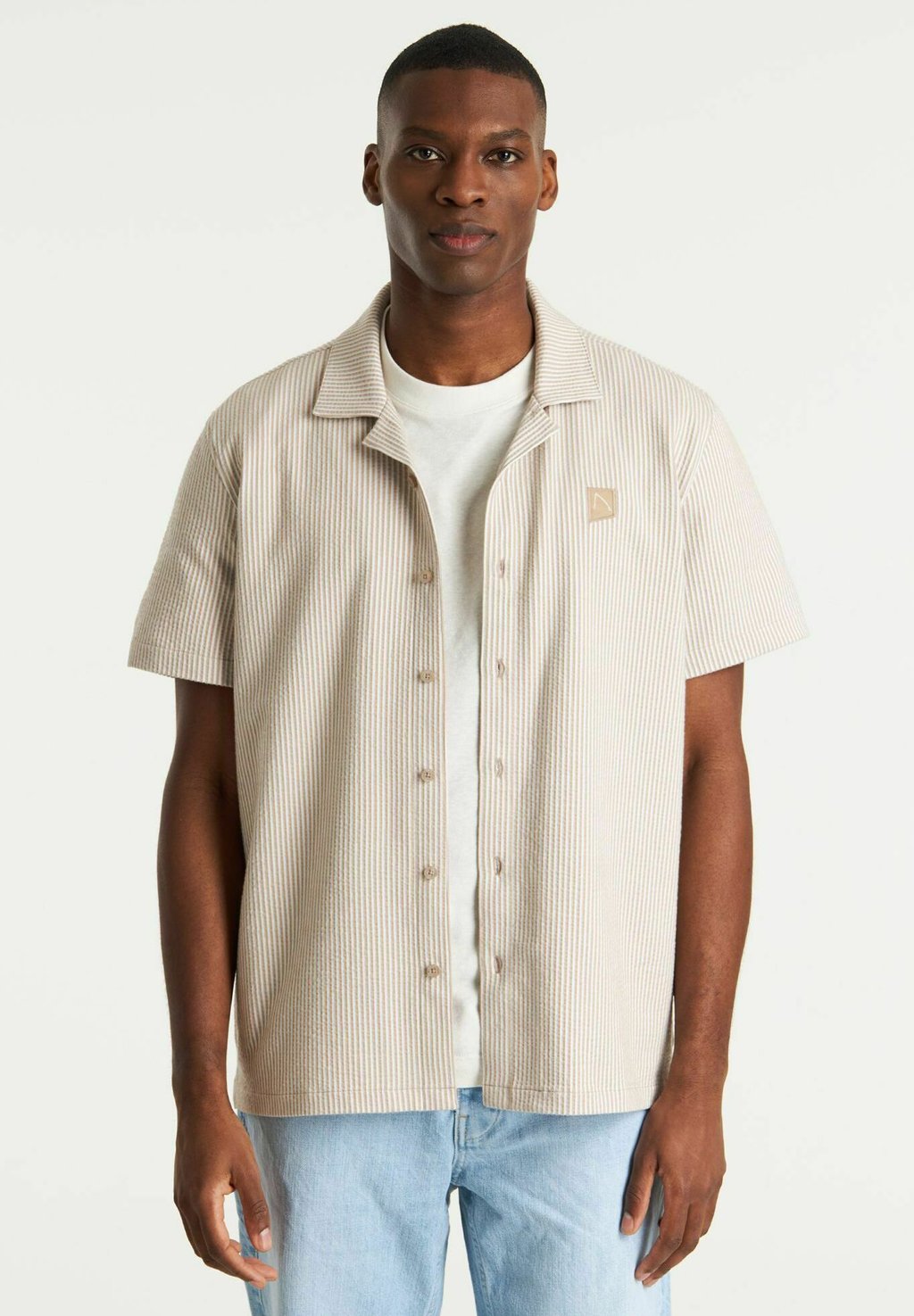 Рубашка Doby Sear CHASIN', бежевый 
Рубашка Doby Sear CHASIN', бежевый