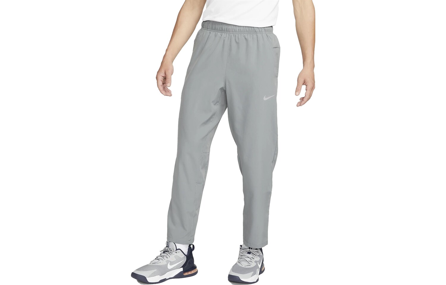 Трикотажные спортивные штаны мужские дымчато-серые Nike, серый
Трикотажные спортивные штаны мужские дымчато-серые Nike, серый