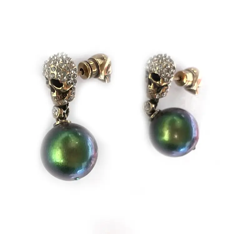 Alexander Mcqueen Женские серьги зеленого цвета
Alexander Mcqueen Женские серьги зеленого цвета