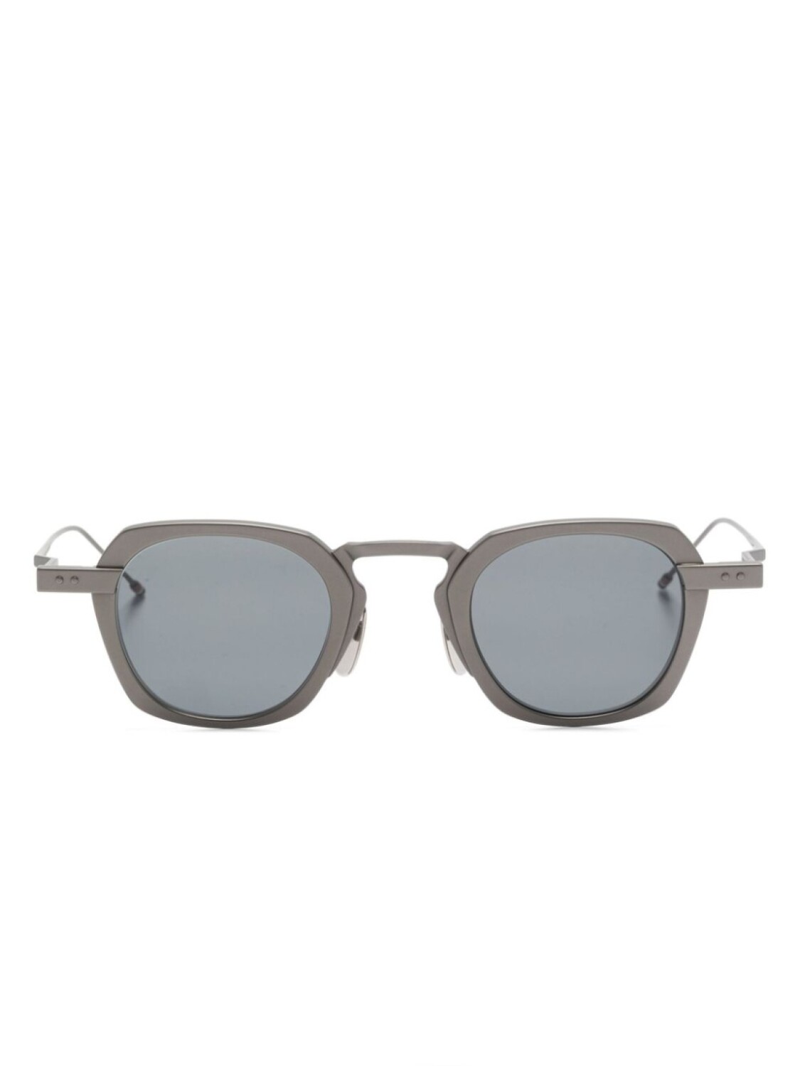 Thom Browne Eyewear солнцезащитные очки в круглой оправе, серебряный 
Thom Browne Eyewear солнцезащитные очки в круглой оправе, серебряный
