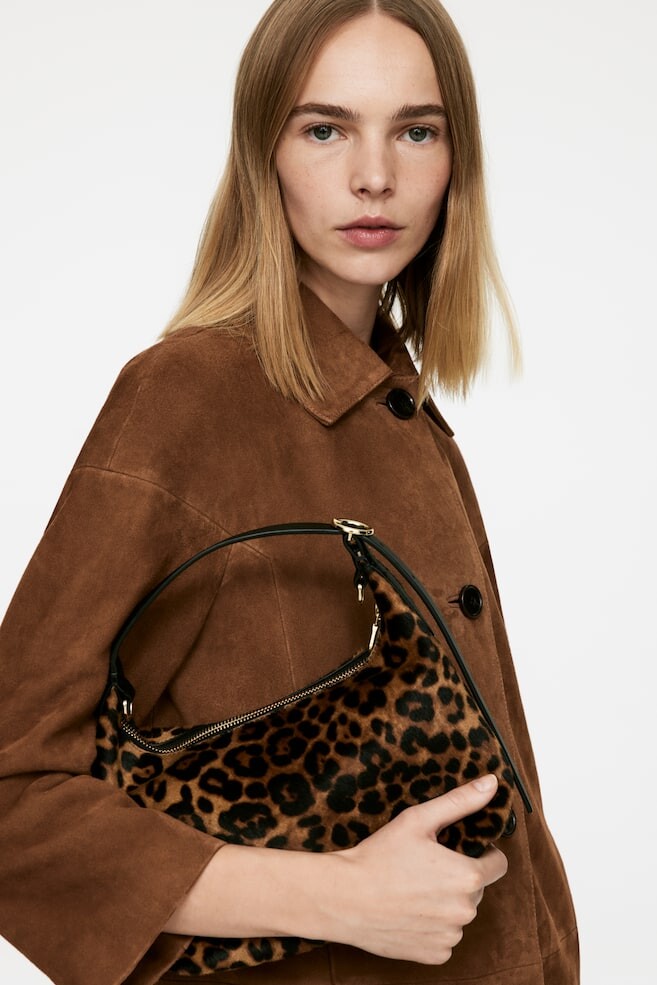 Кожаная сумка квадратной формы Arket, мультиколор
Кожаная сумка квадратной формы Arket, мультиколор