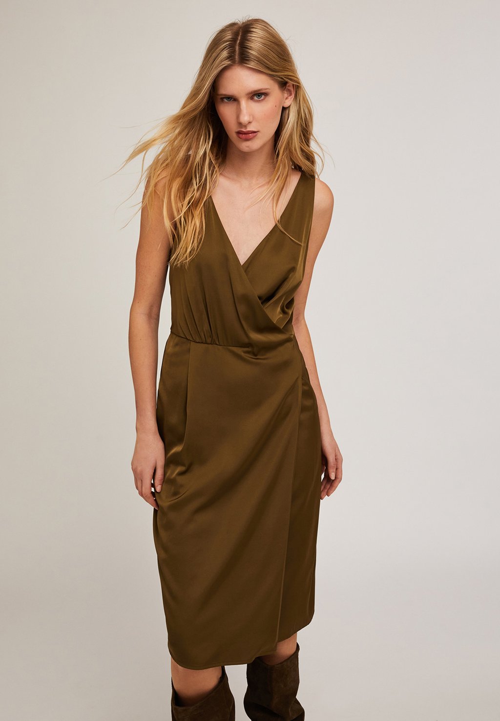 Повседневное платье Motivi, цвет Verde Militare
Повседневное платье Motivi, цвет Verde Militare