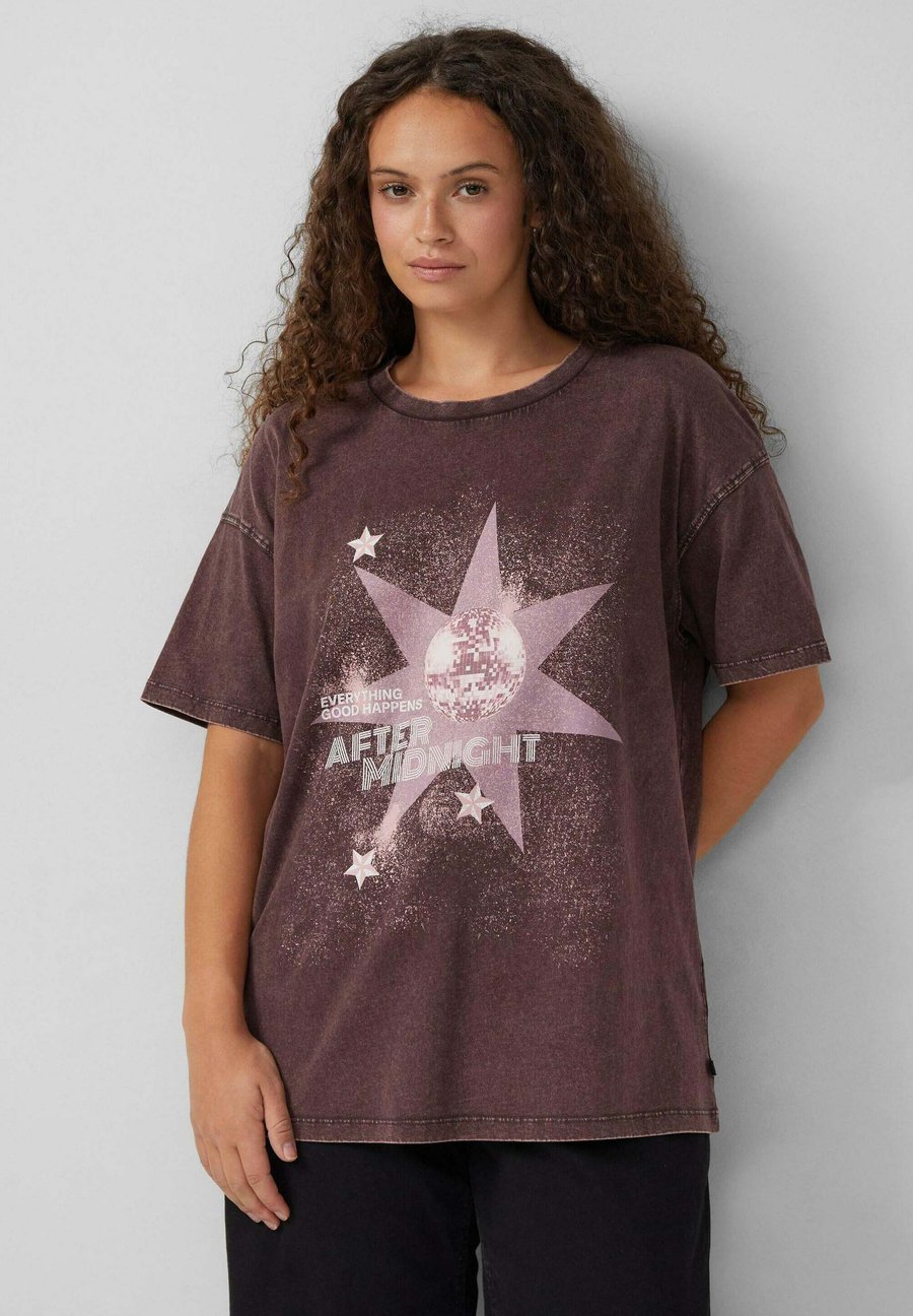 Футболка QS Print T-shirt, Bordeaux/Red, Красный, Футболка QS Print T-shirt, Bordeaux/Red
Футболка QS Print T-shirt, Bordeaux/Red, Красный, Футболка QS Print T-shirt, Bordeaux/Red