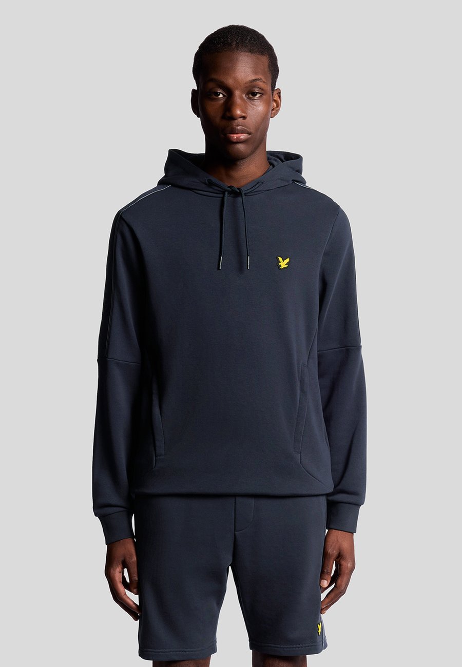 Худи Lyle & Scott MID LAYERS TAPE , Z Dark Navy/Blue
Худи Lyle & Scott MID LAYERS TAPE , Z Dark Navy/Blue