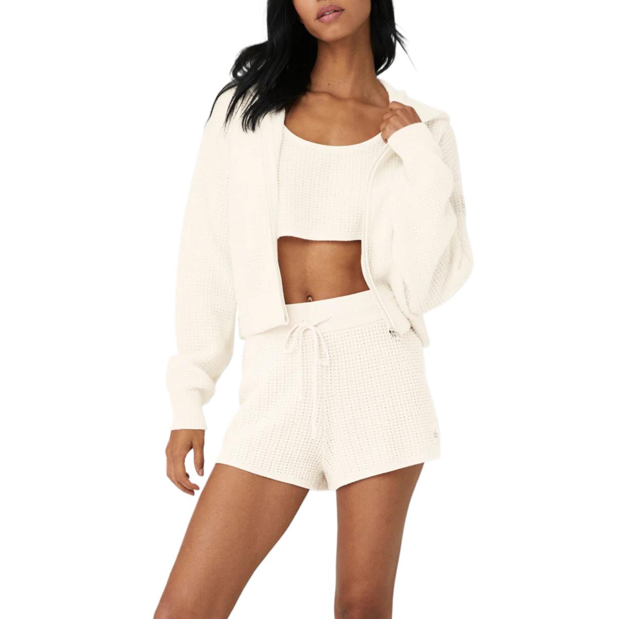 Кашемировая плюшевая вафельная куртка женская Alo Yoga, айвори/айвори
Кашемировая плюшевая вафельная куртка женская Alo Yoga, айвори/айвори