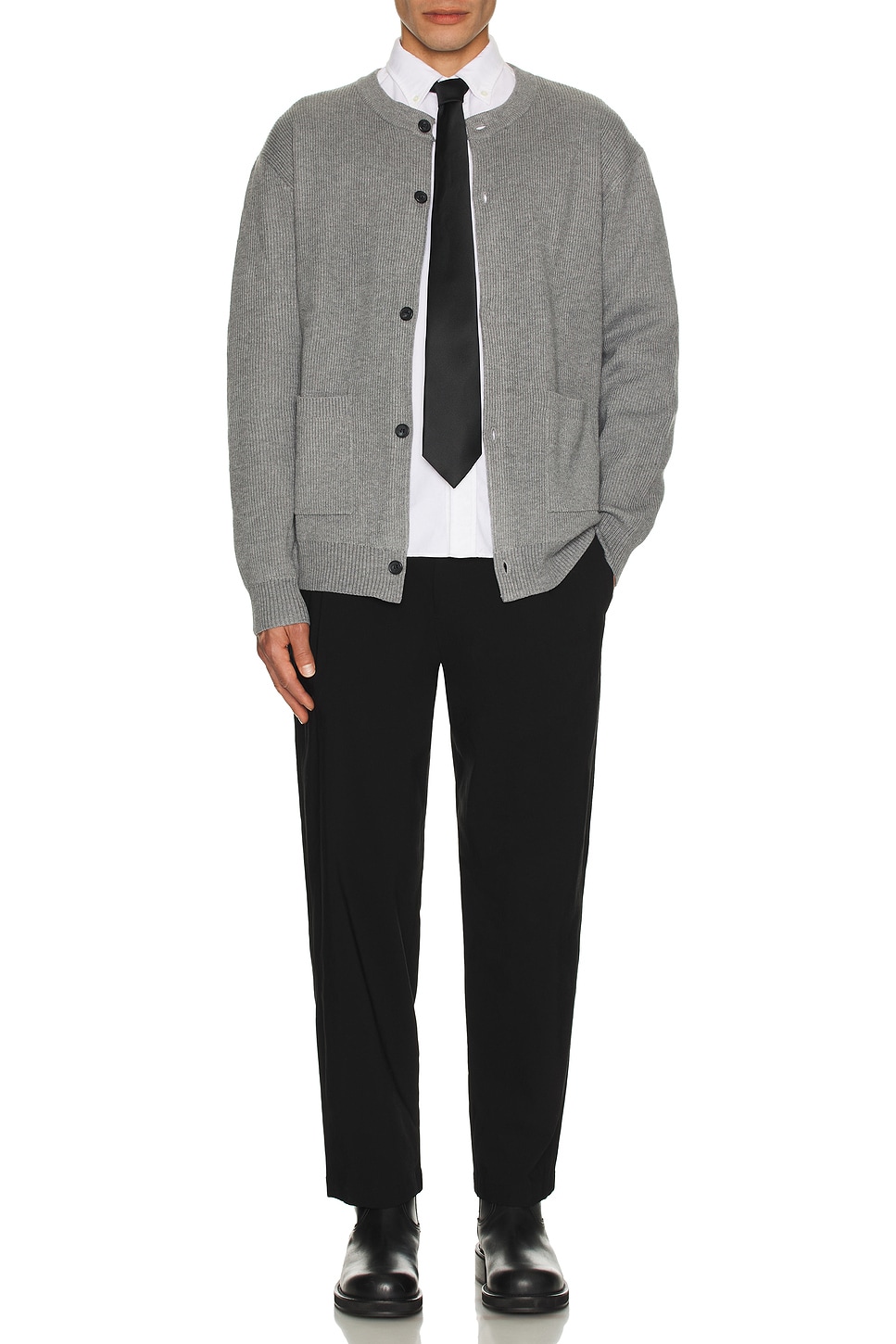 Кардиган с круглым вырезом из шерстяной смеси Wao, Grey
Кардиган с круглым вырезом из шерстяной смеси Wao, Grey