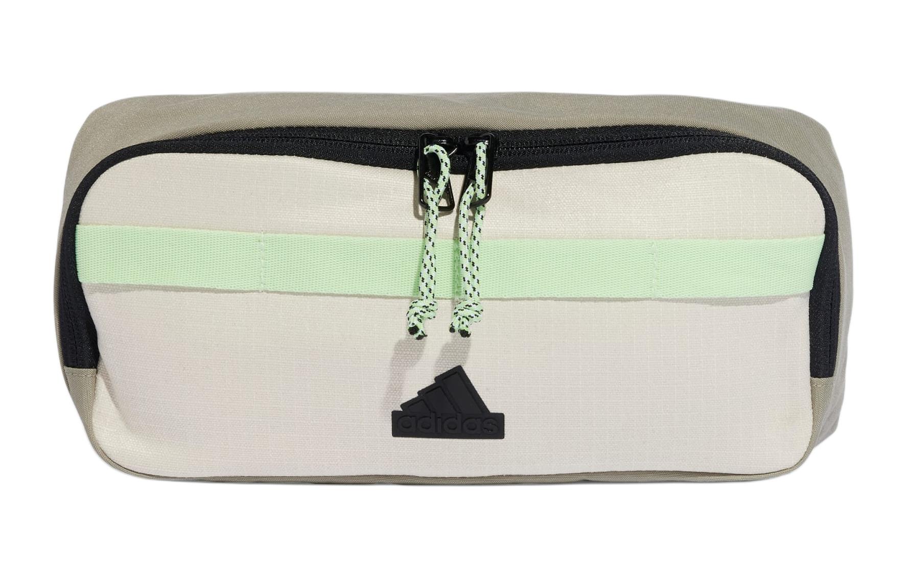 Поясная сумка из переработанных материалов унисекс Adidas, цвет: алюминий и галька серебристый, полузелёный искристый и чёрный
Поясная сумка из переработанных материалов унисекс Adidas, цвет: алюминий и галька серебристый, полузелёный искристый и чёрный