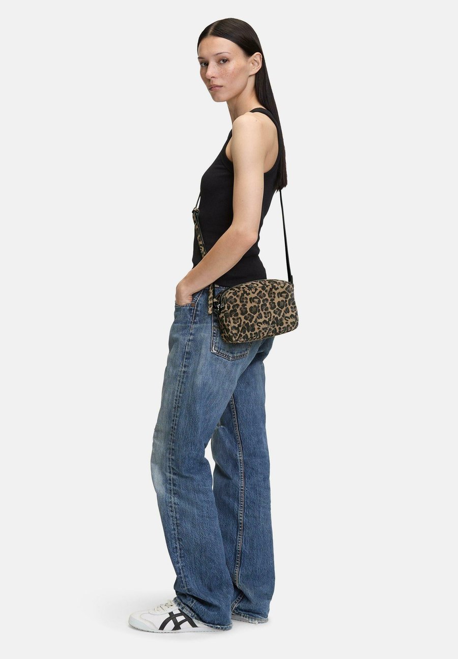 Сумка кросс-боди Liebeskind Berlin Cross body bag, Karamell/Camel
Сумка кросс-боди Liebeskind Berlin Cross body bag, Karamell/Camel