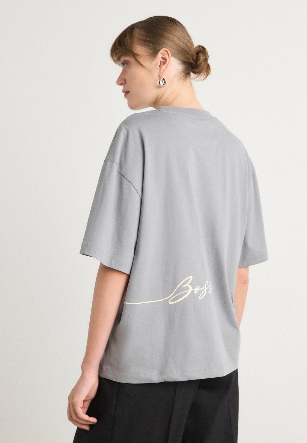 Футболка с принтом BOYFRIEND BOSS, бирюзовый 
Футболка с принтом BOYFRIEND BOSS, бирюзовый