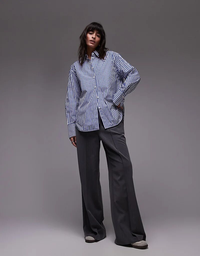 Рубашка свободного покроя ARKET в синюю полоску
Рубашка свободного покроя ARKET в синюю полоску