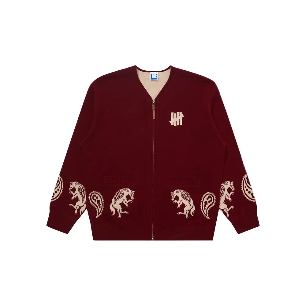 Вязаный кардиган унисекс с V-образным вырезом и умеренным вырезом Undefeated, красный
Вязаный кардиган унисекс с V-образным вырезом и умеренным вырезом Undefeated, красный