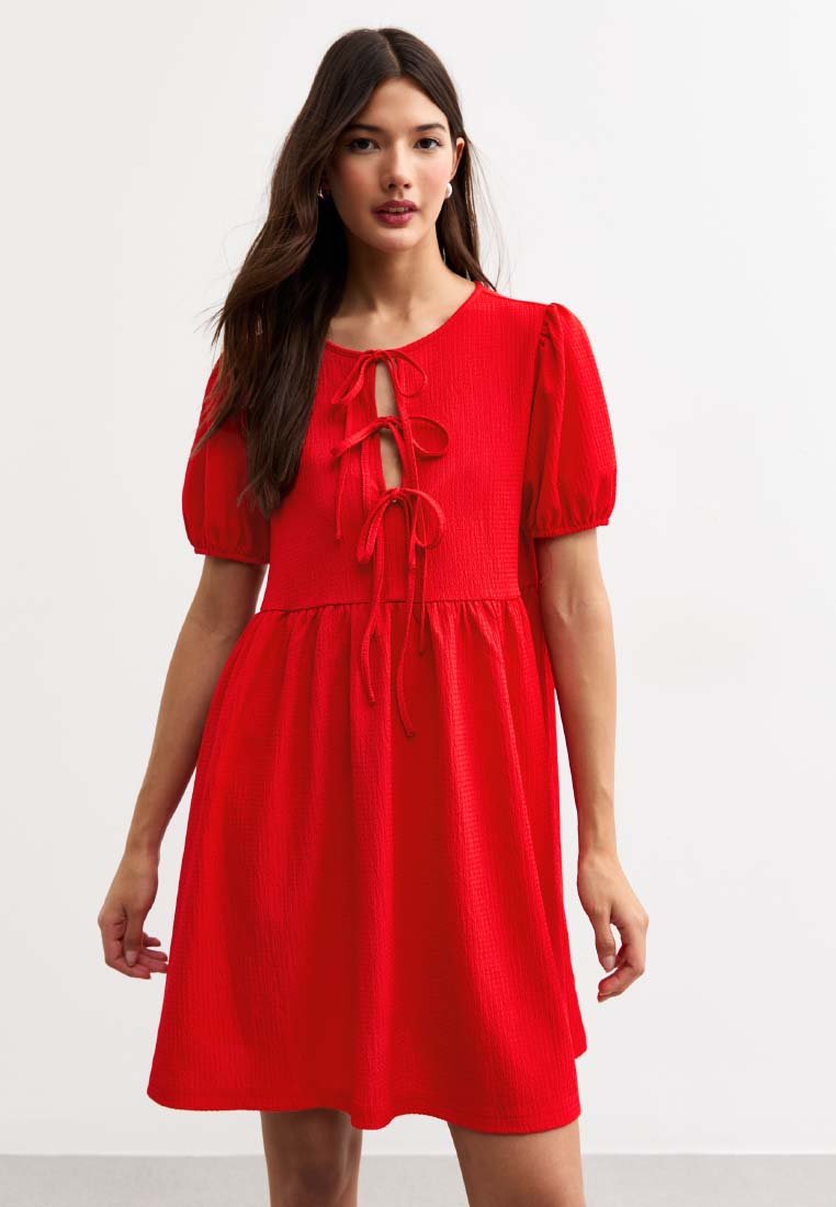 Повседневное платье CRINKLED TEXTURE TIE FRONT MINI New Look, красный 
Повседневное платье CRINKLED TEXTURE TIE FRONT MINI New Look, красный