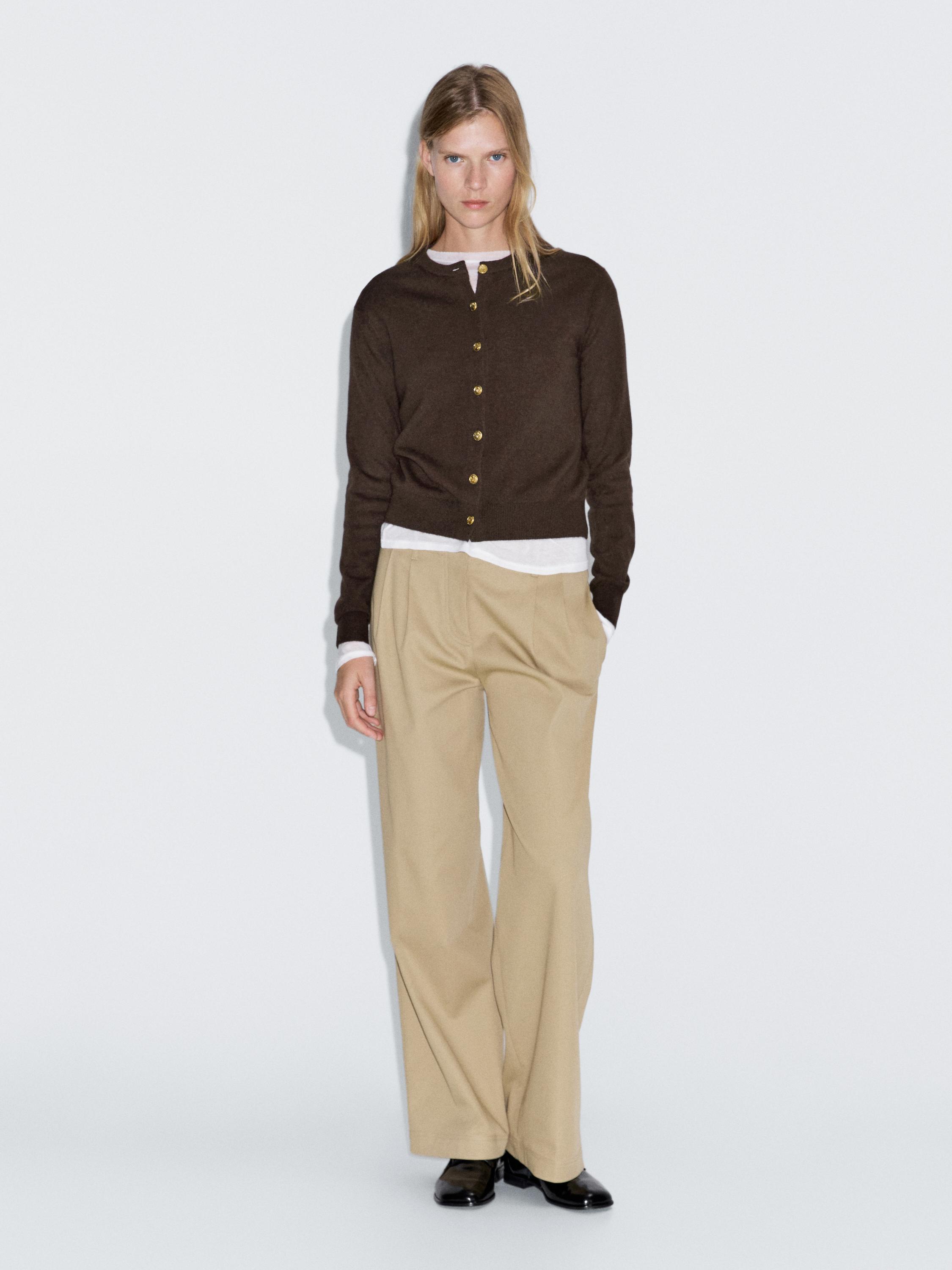 Вязаный кардиган из 100% шерсти с золотыми пуговицами Massimo Dutti, коричневый
Вязаный кардиган из 100% шерсти с золотыми пуговицами Massimo Dutti, коричневый