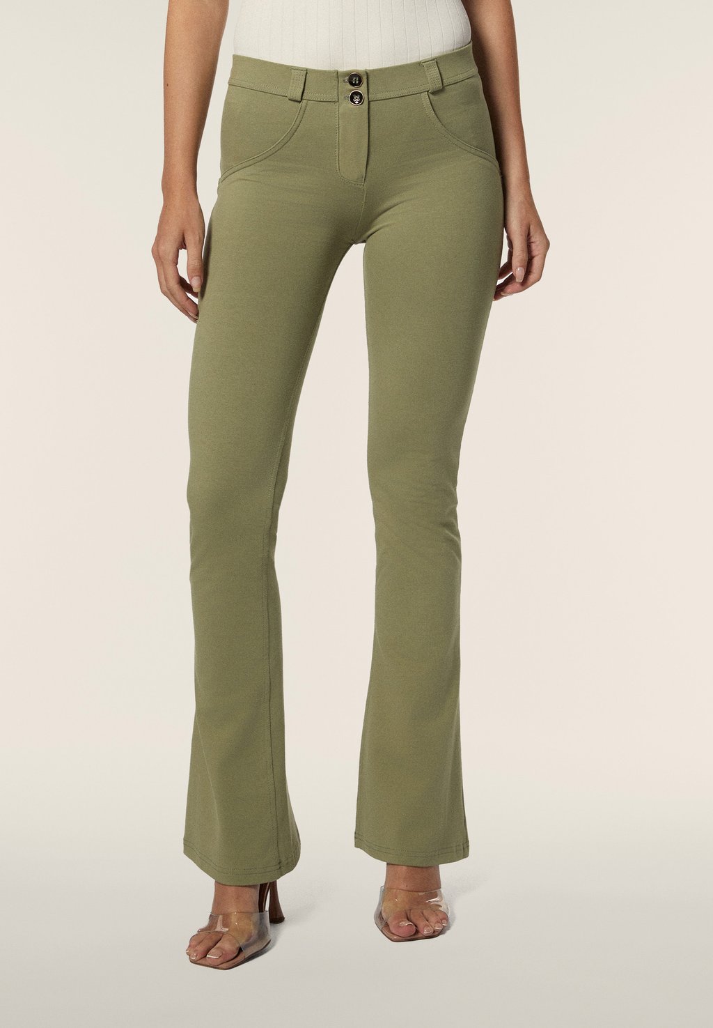 Брюки WR.UP MINI FLARE PUSH-UP Freddy, зеленый
Брюки WR.UP MINI FLARE PUSH-UP Freddy, зеленый