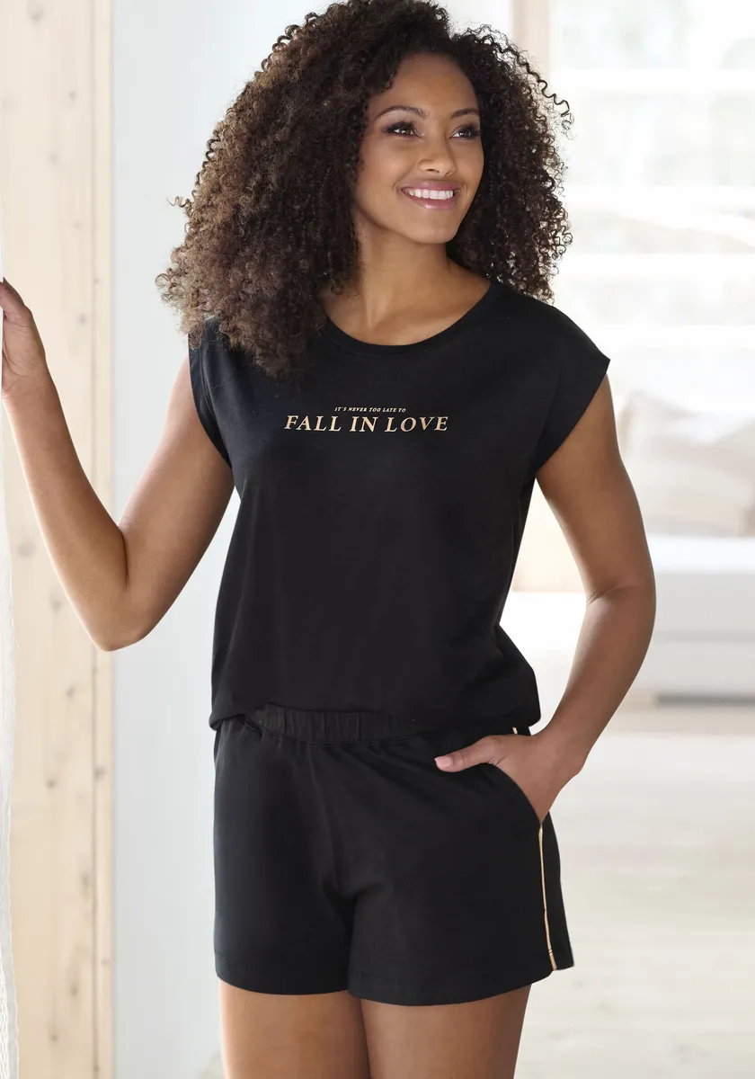 Vivance Dreams Пижама (набор, 2 шт.), с красивым принтом фольгой, черный
Vivance Dreams Пижама (набор, 2 шт.), с красивым принтом фольгой, черный