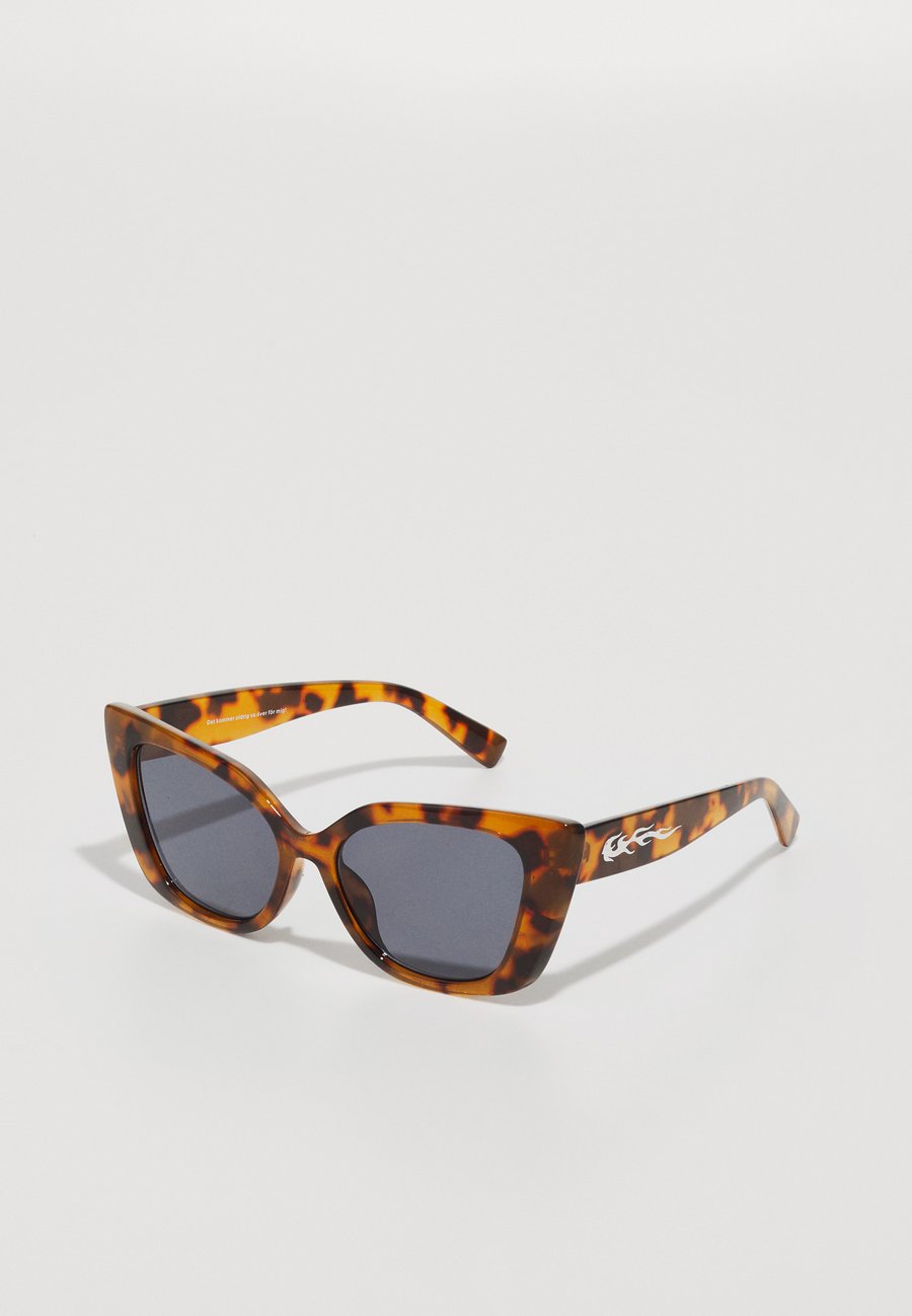 Солнцезащитные очки CHPO TURBO UNISEX, Brown
Солнцезащитные очки CHPO TURBO UNISEX, Brown