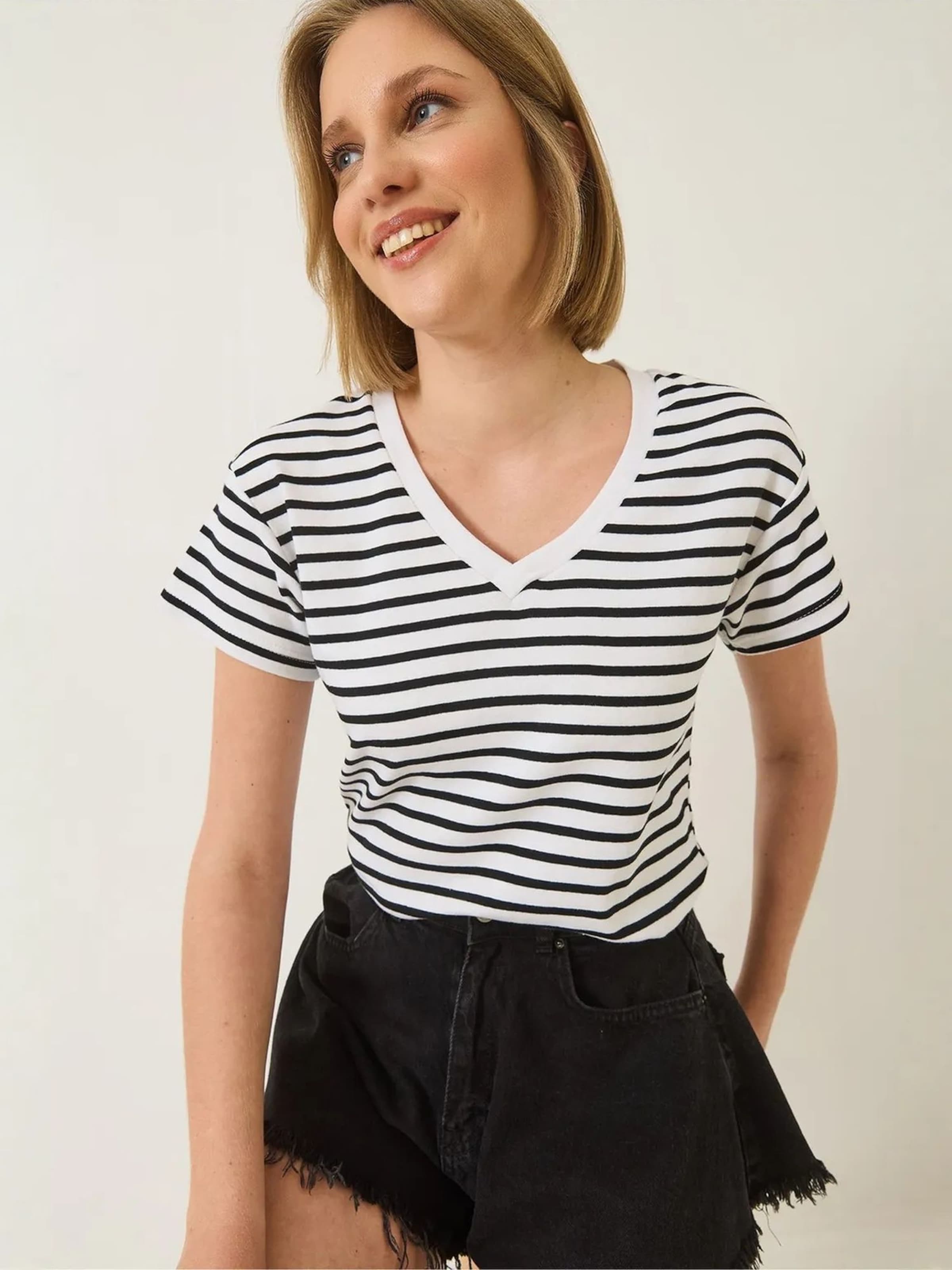 Bianco Lucci Футболка в белом цвете
Bianco Lucci Футболка в белом цвете