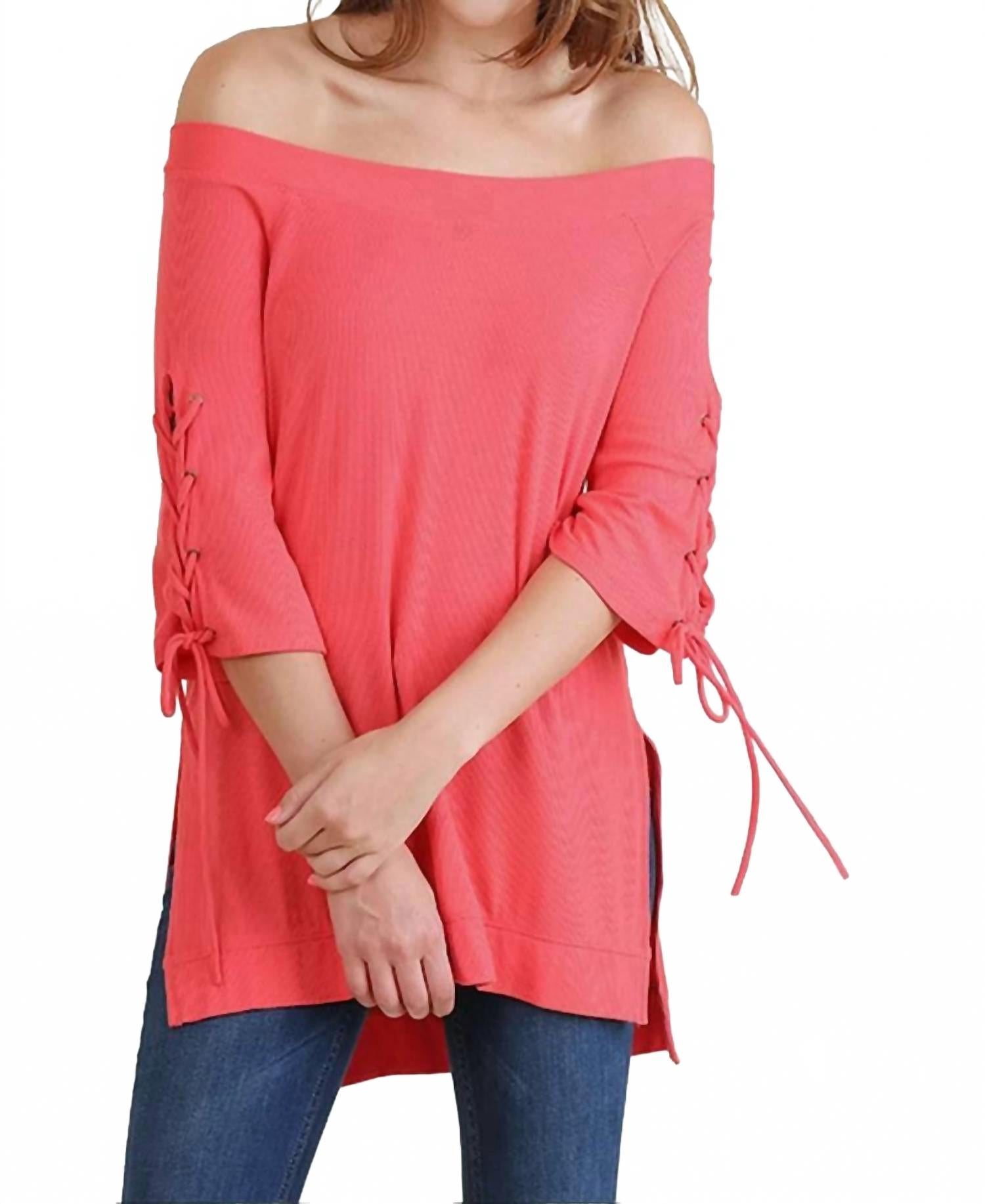 Милый повседневный топ со шнуровкой в клубничном цвете Umgee, Strawberry
Милый повседневный топ со шнуровкой в клубничном цвете Umgee, Strawberry