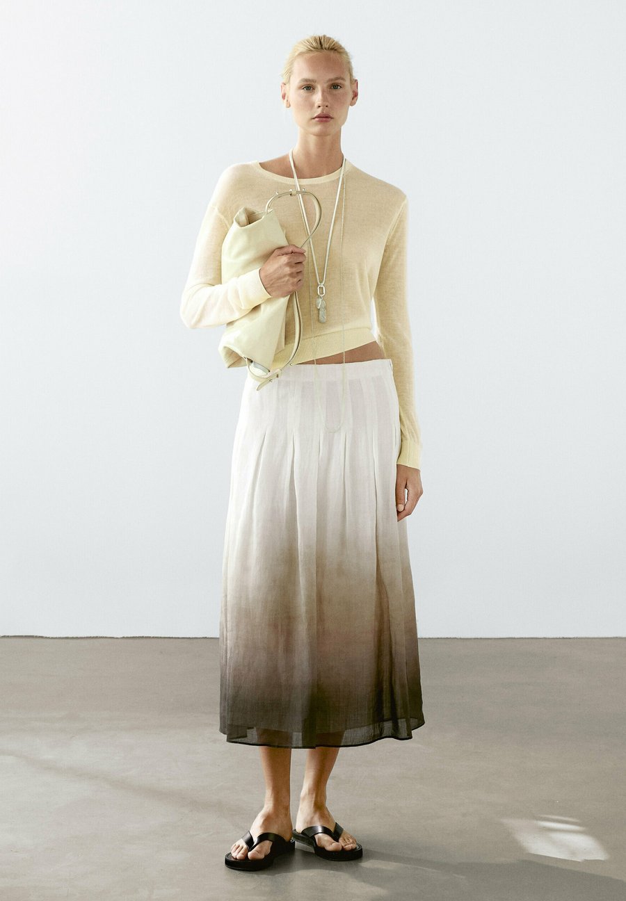 Юбка Massimo Dutti OMBRÉ PRINT BOX PLEAT MIDI, Light Grey/White
Юбка Massimo Dutti OMBRÉ PRINT BOX PLEAT MIDI, Light Grey/White